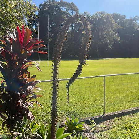 Sunshine Coast Retreat Your Own Private Golf Course Diddillibah Exterior photo